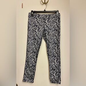 NIKE ESSENTIAL DRI-FIT Women’s Black White Low Rise Crop Leggings, Small